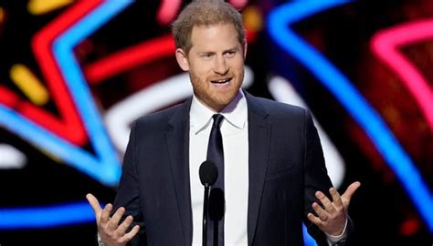 prinz harry las vegas|Prince Harry Makes Surprise NFL Honors。